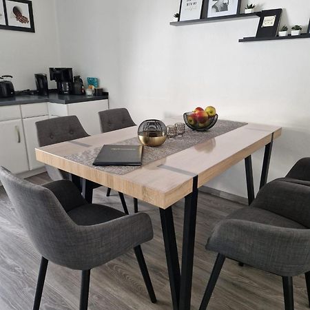 Ferienwohnung Am See Dillich - Ruhige Lage - Eigener Garten - Direkt Neben Einem Natursee Borken  Exteriör bild