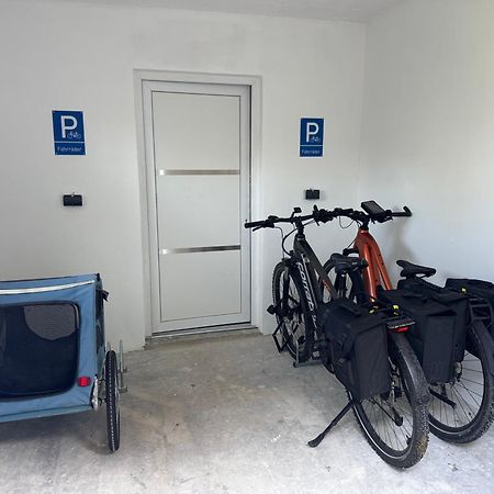 Ferienwohnung Am See Dillich - Ruhige Lage - Eigener Garten - Direkt Neben Einem Natursee Borken  Exteriör bild