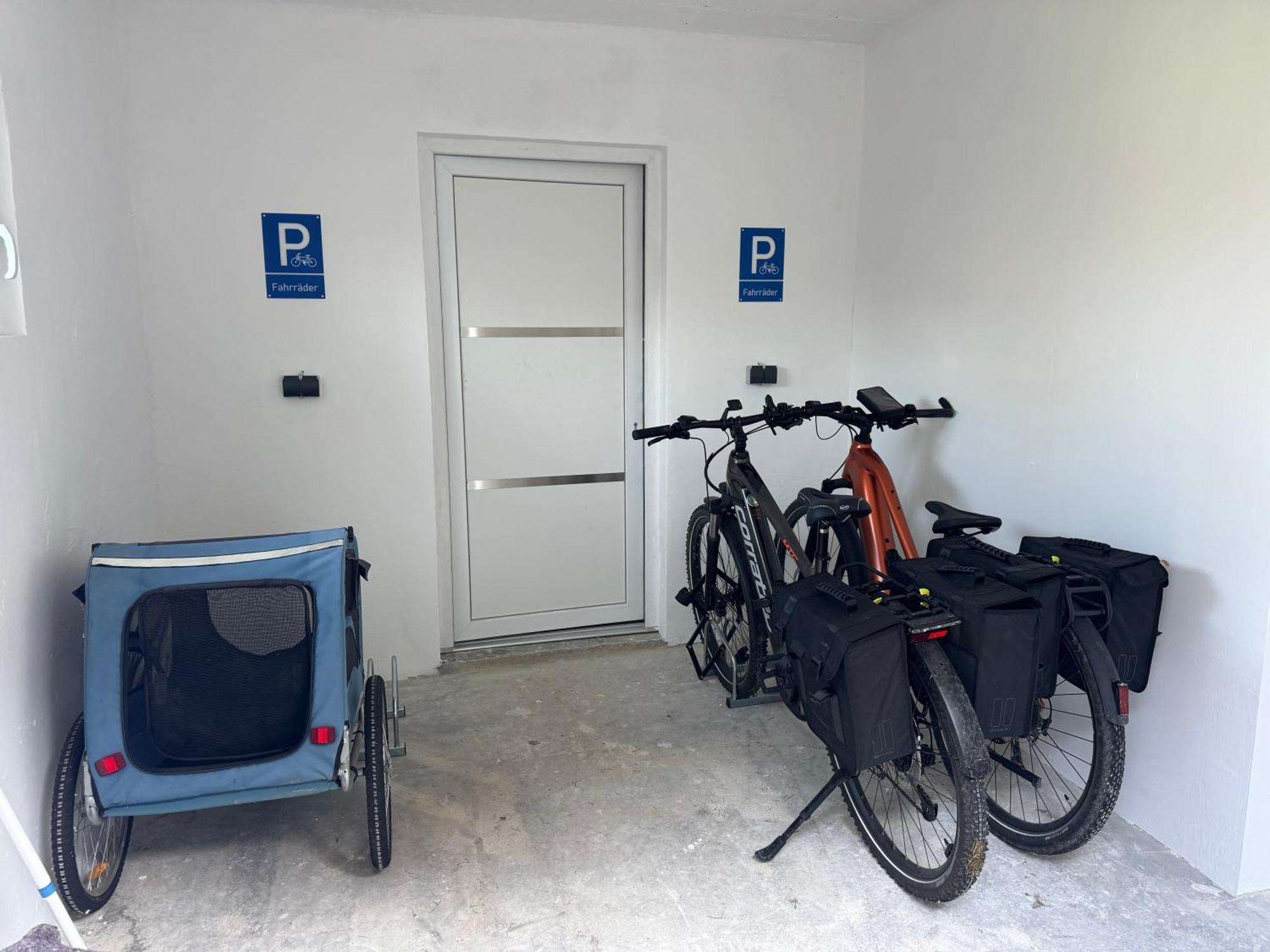 Ferienwohnung Am See Dillich - Ruhige Lage - Eigener Garten - Direkt Neben Einem Natursee Borken  Exteriör bild